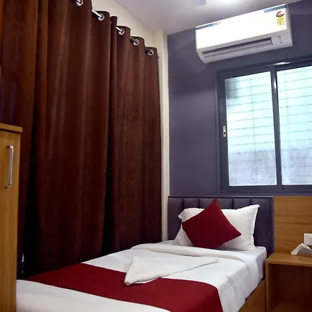 Vogue Cabin Stay Near Nesco Bombay Exhibition Centre Exterior photo